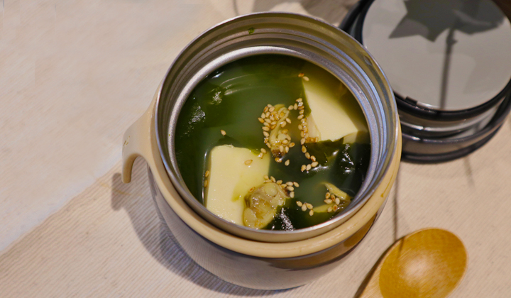 スープジャー弁当レシピ_アサリの水煮缶と豆腐で作る中華スープ