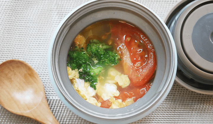 スープジャー弁当レシピ_5分で作るブロッコリーとふわふわ卵のトマトスープ