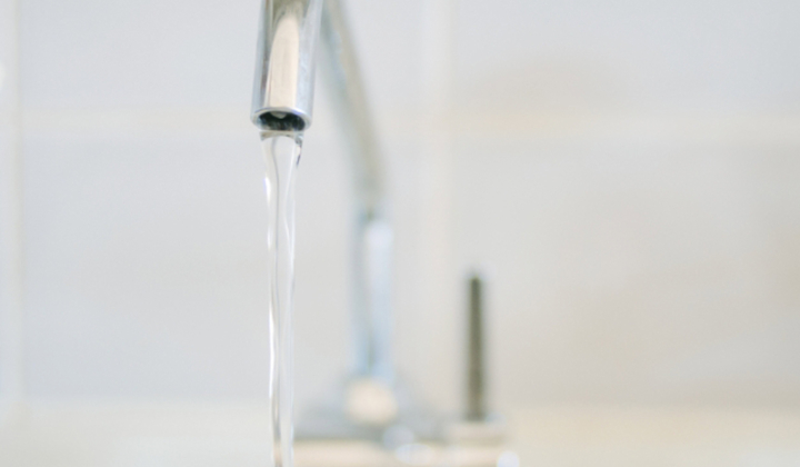水